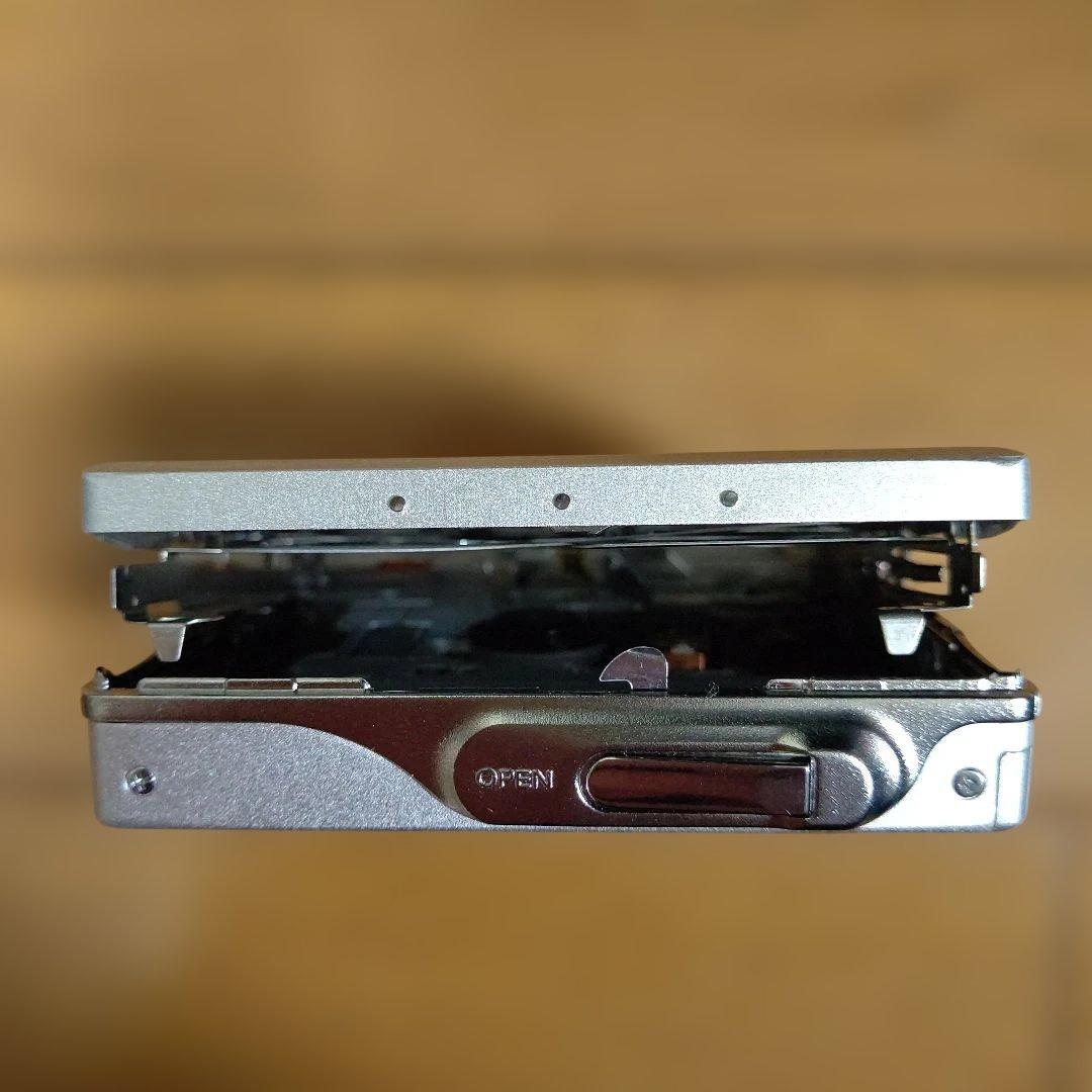 美品ほぼ完品 SONY レコーディングMDウォークマン MD-R909