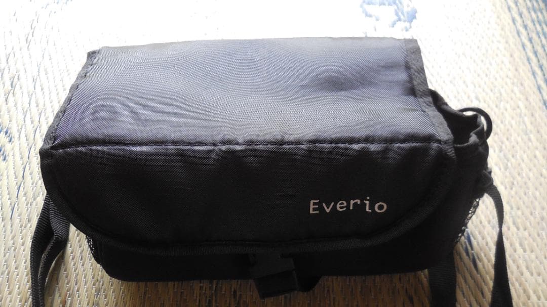 JVC Everio　GZ-E239-S