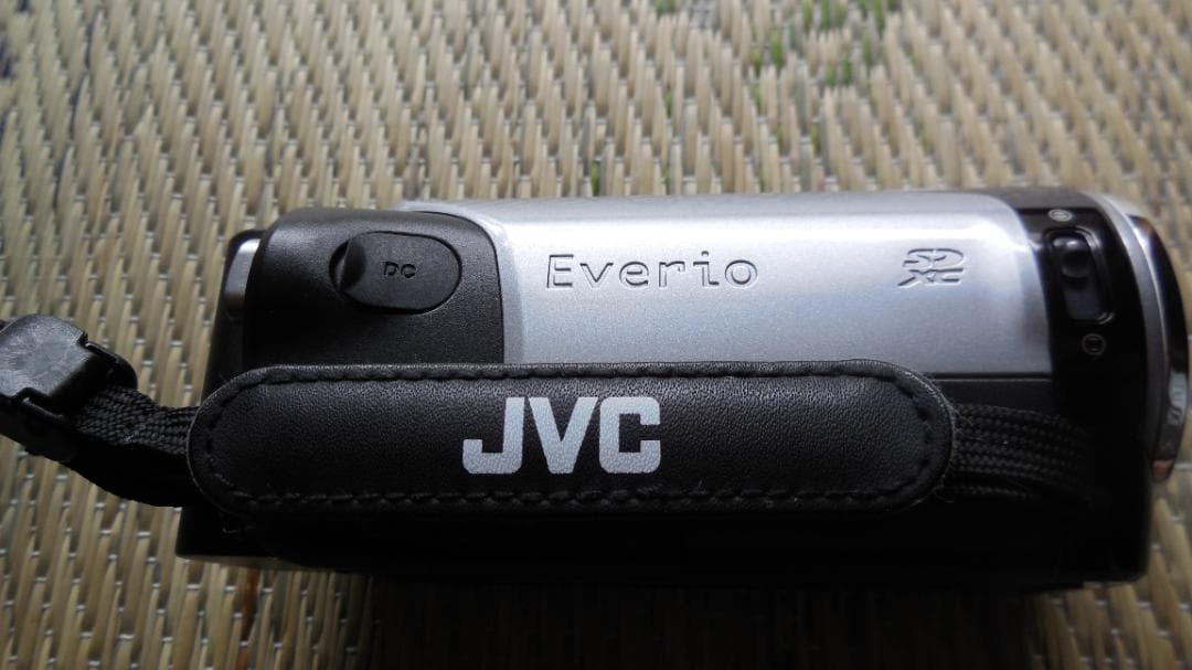 JVC Everio　GZ-E239-S