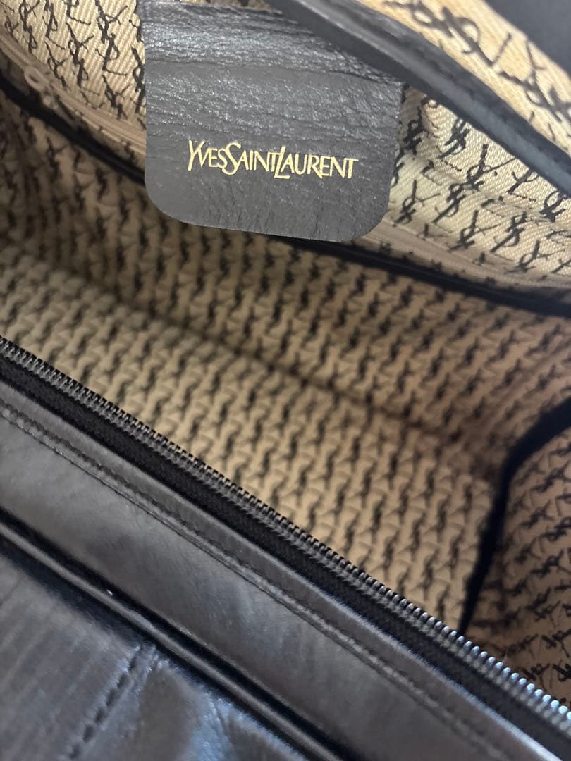 Kです。美品YSL イヴサンローラン レザーミニボストン ハンド バッグ