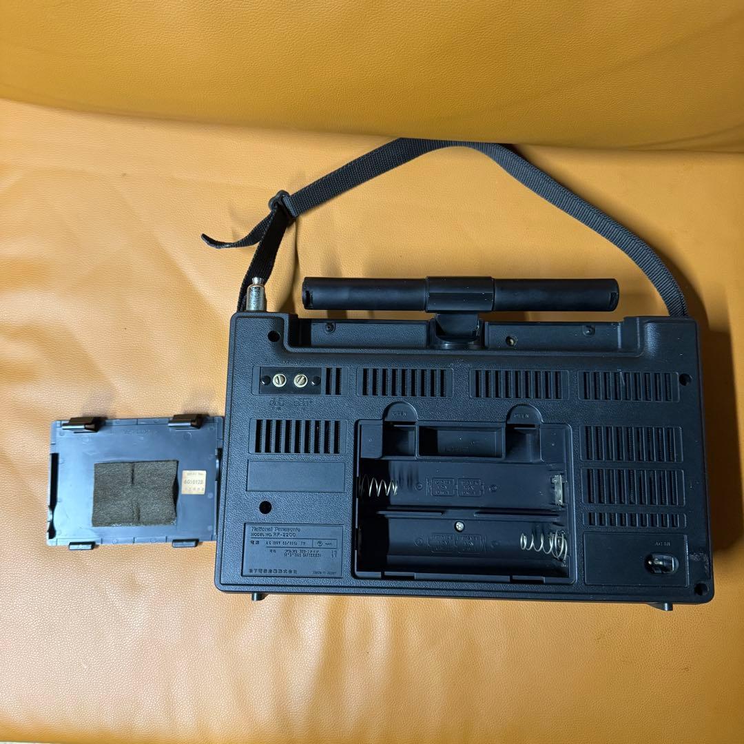National Panasonic Cougar RF-2200 BCLラジオ