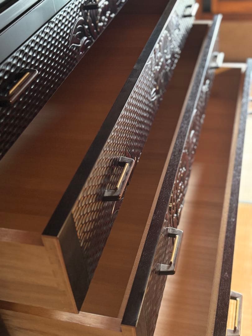 鎌倉彫　桐箪笥