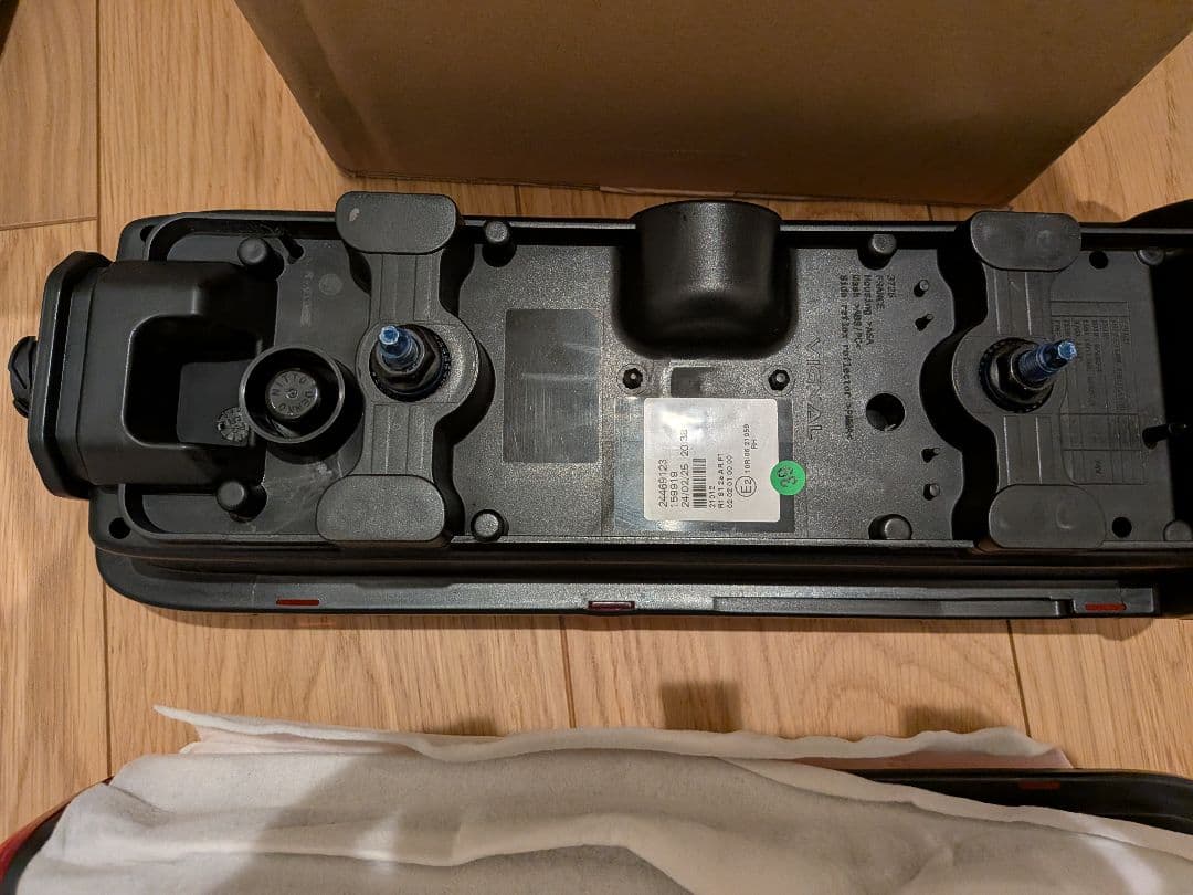 即購入OK！ クオン テールランプ テールライト LED 新車外し