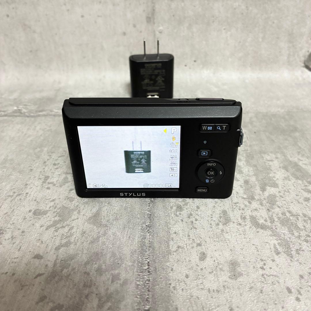 OLYMPUS STYLUS VG-180デジタルカメラ コンデジ