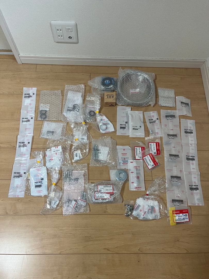 HONDA CB750FOUR 新品パーツ詰合せ