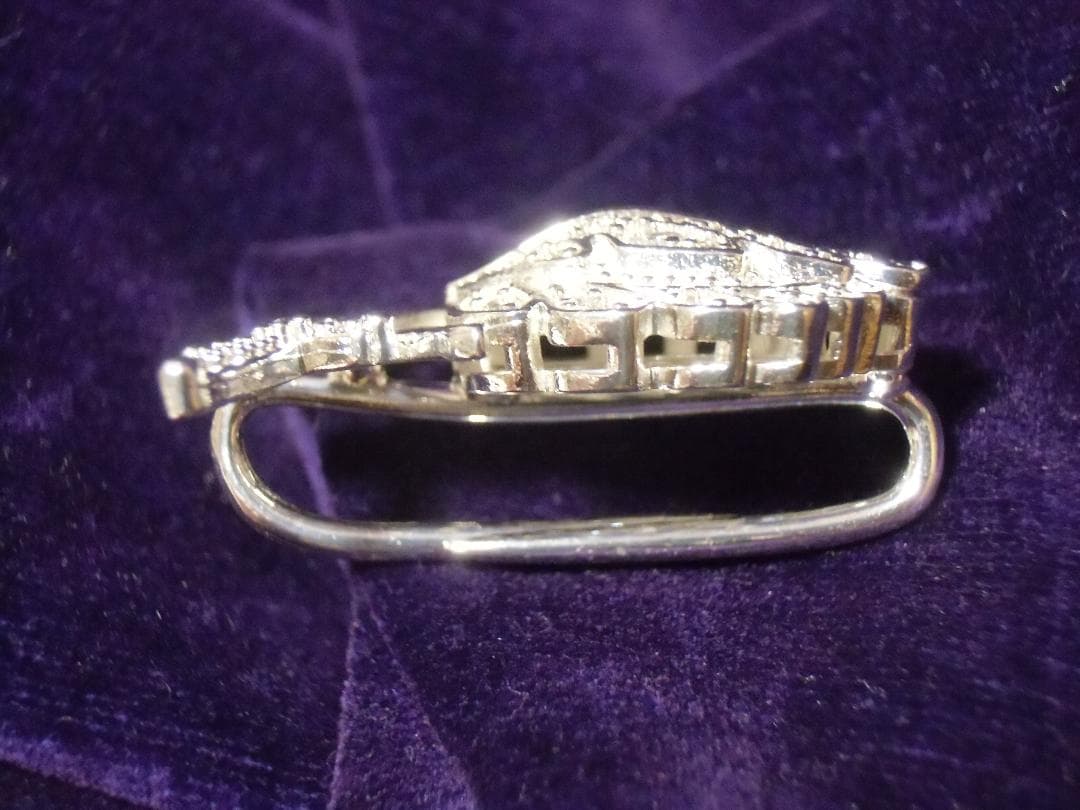 ⊞ドイツ軍の勲章/記章＊騎士鉄十字勲章＊リボンループ銀色（ＣＯＰＹ/複製品）