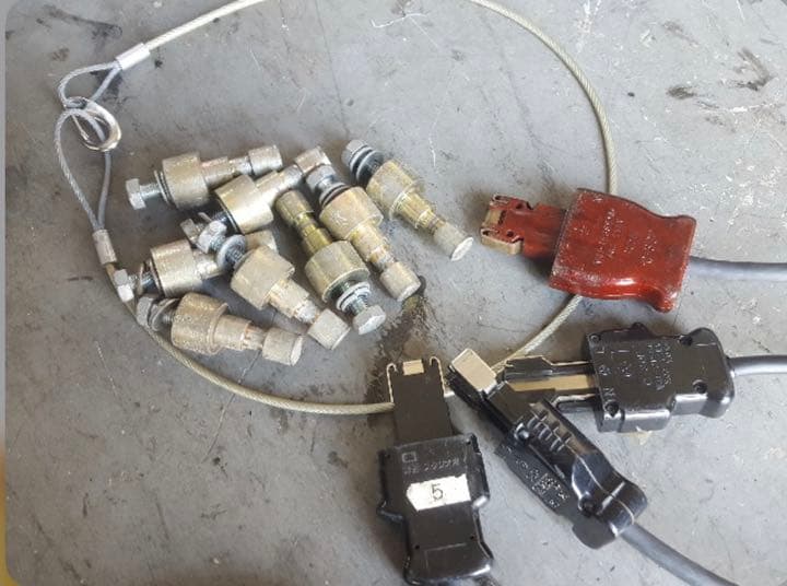 ウシオユーテックSTUDIO COLOR STC-575-5    4台セット