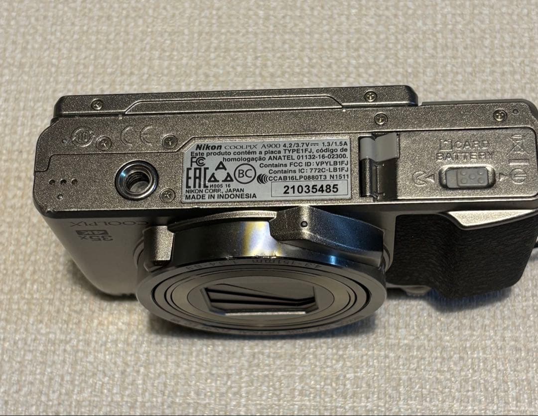 【美品】Nikon COOLPIX A900 シルバー　デジタルカメラ