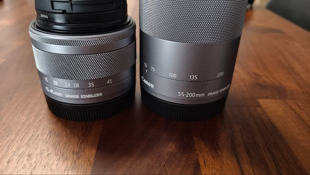 Canon EOS M100 ミラーレス一眼 本体とレンズ2本