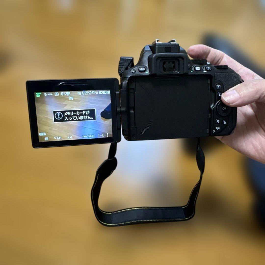 「ニコン D5500 ダブルズームキット 一眼レフカメラ 付属品揃い」