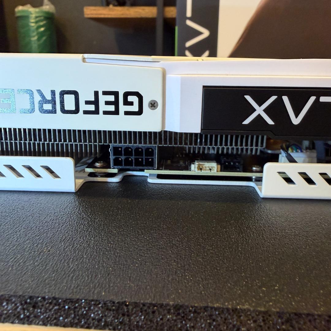 美品 GeForce RTX 3060 玄人志向 ホワイト GDDR6 12GB