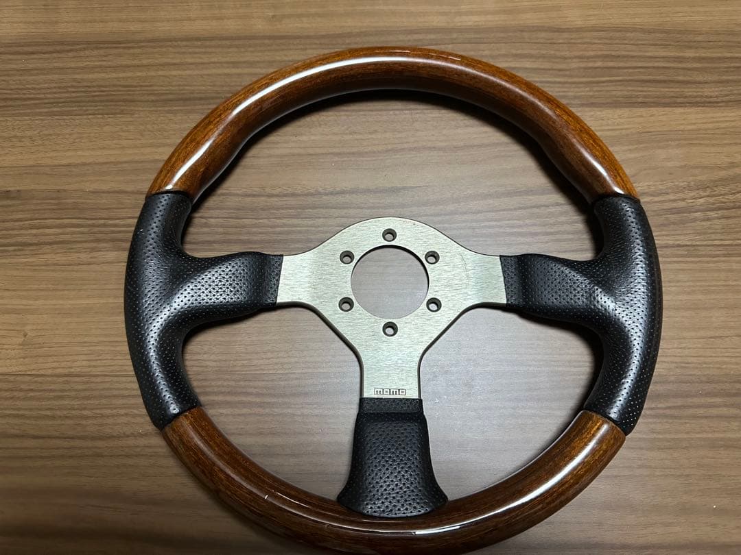 MOMO ステアリング　ファイター　ウッドステアリング