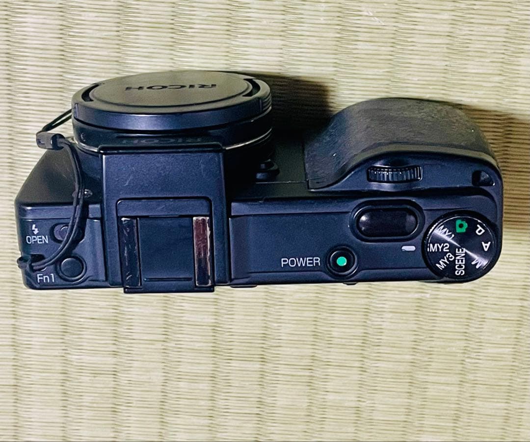 RICOH GX200 ブラック コンパクトデジタルカメラ　動作未確認