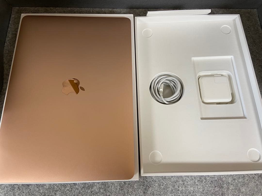 美品 MacBook Air 2020 256GB SSD M1 8G