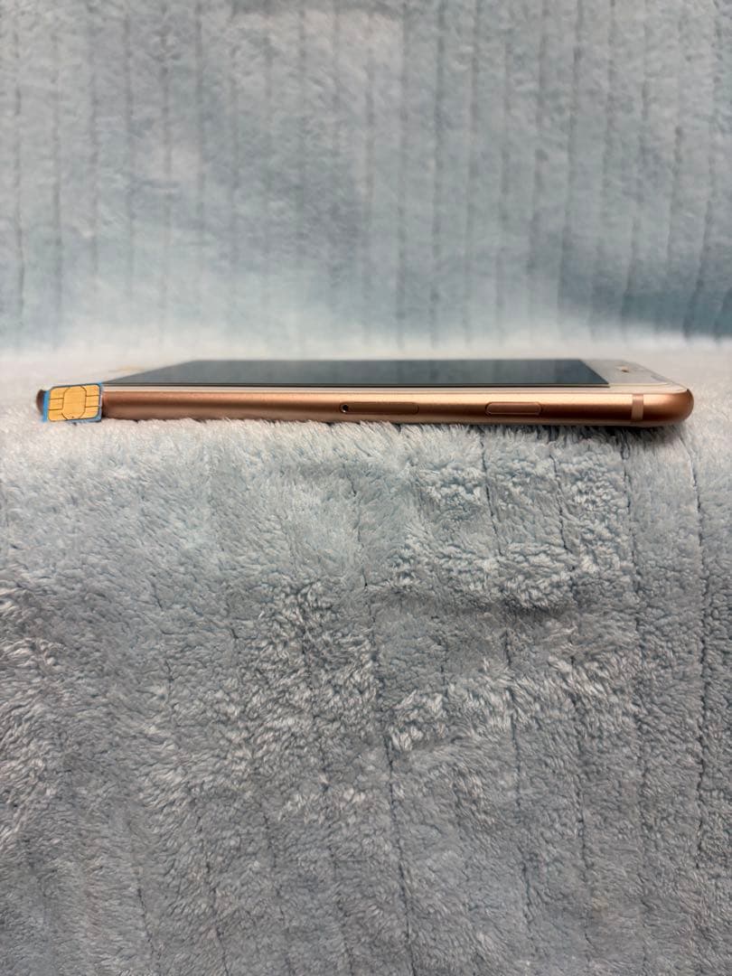 Apple iPhone 8 ゴールド 64GB simフリー　箱　イヤホン付