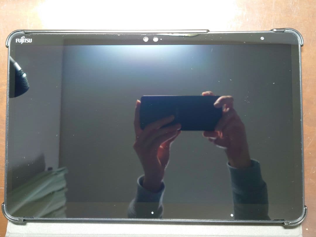 ARROWS Tab Q7312/KB(付属品箱有り)