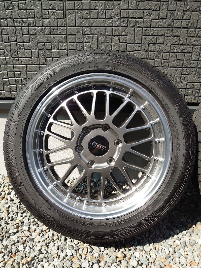 送料込　levanna V10LTH　18インチ　タイヤバリ山　美品　ハイエース
