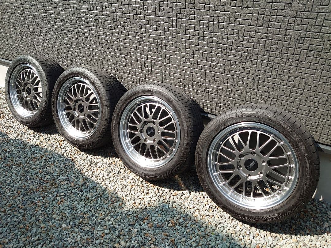 送料込　levanna V10LTH　18インチ　タイヤバリ山　美品　ハイエース