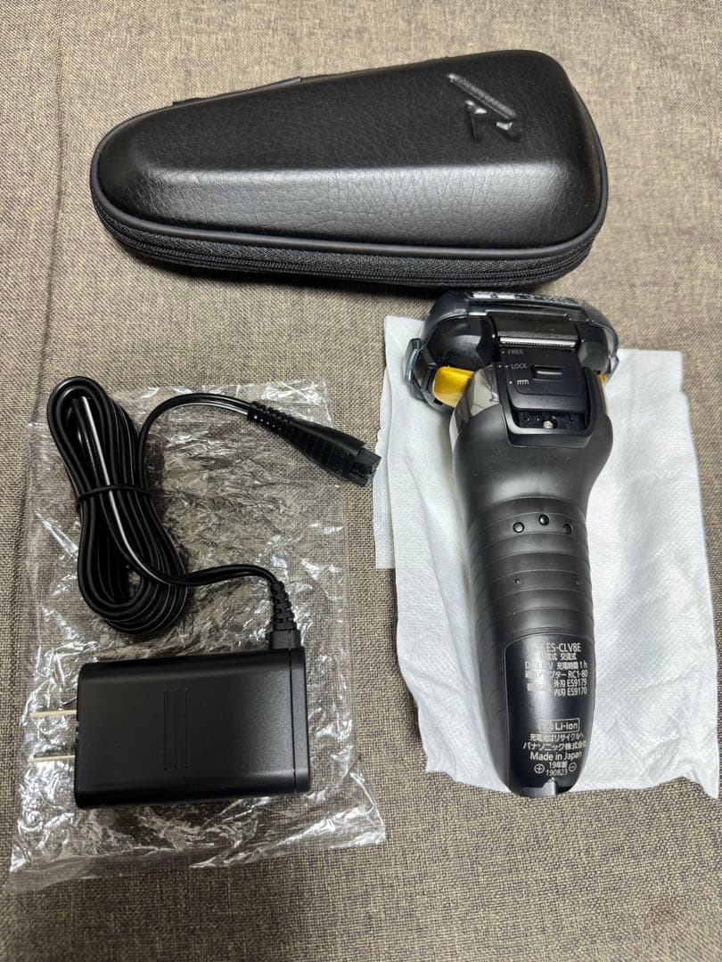 [未使用]パナソニック ラムダッシュ シェーバー 5枚刃 ES-CLV8E-S