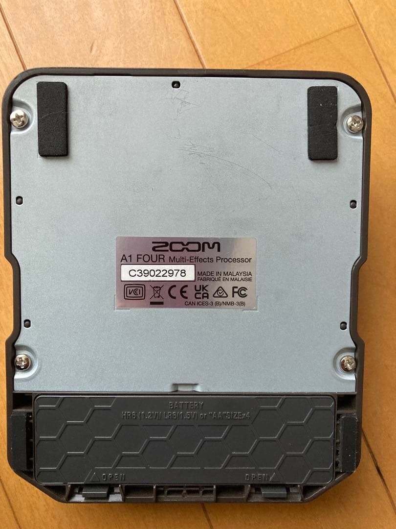 ZOOM A1 FOUR アコースティックギター　エフェクター　ズーム