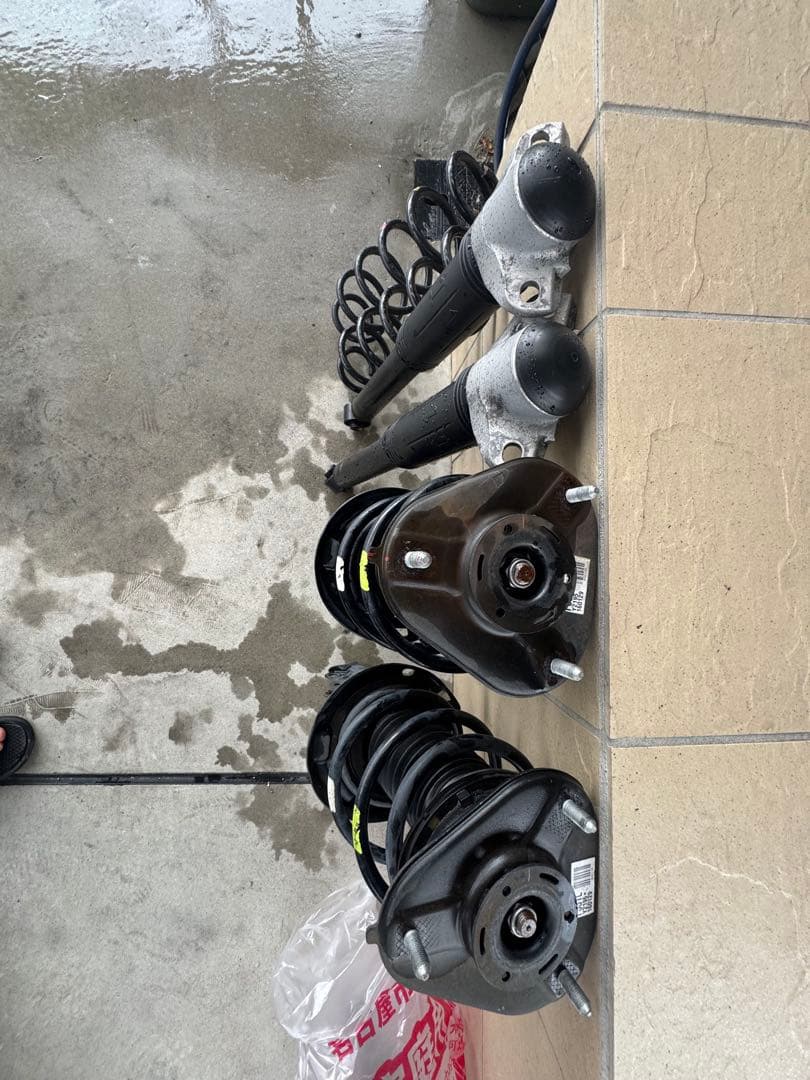 S*i様 プリウス50前期用サスペンションキット 一式 車両用 黒