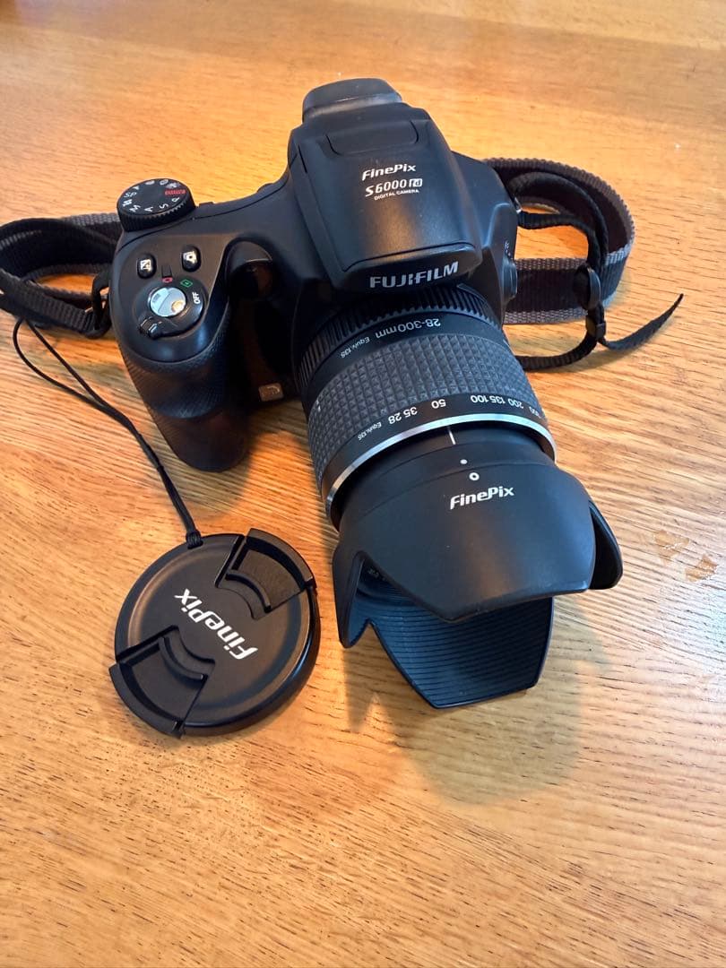 【値下げ】富士フイルム　FinePix S6000