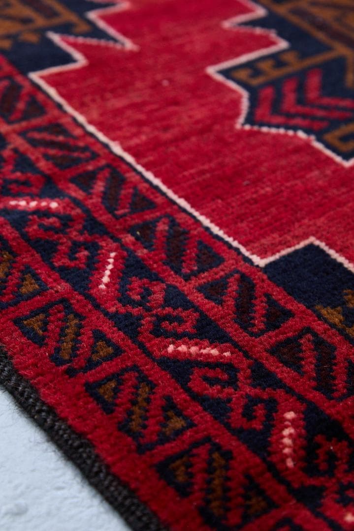 ヴィンテージラグ　トライバルラグ　バルーチ族　ウール（135×87cm）濃茶・赤