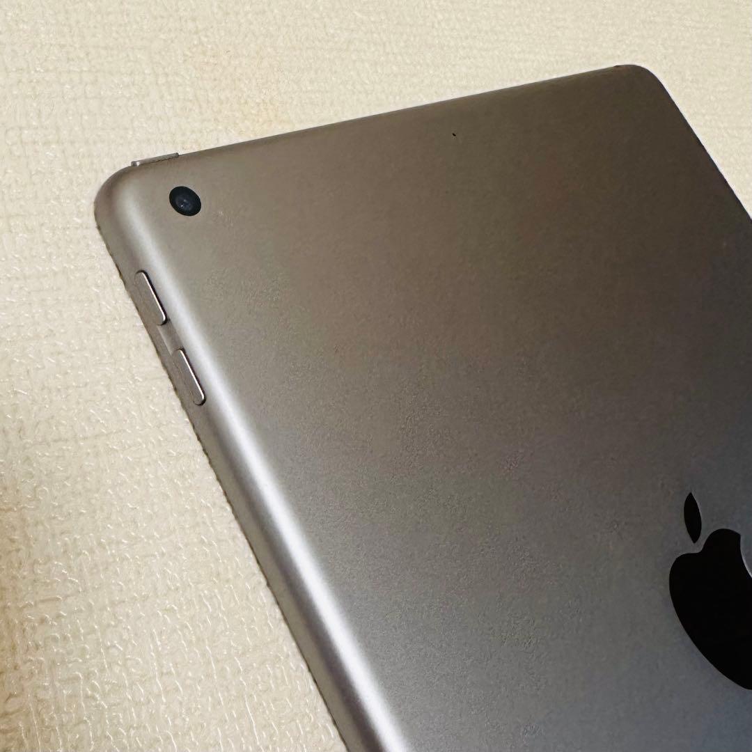 【週末限定価格】Apple iPad 6世代 32GB Wi-Fi シルバー