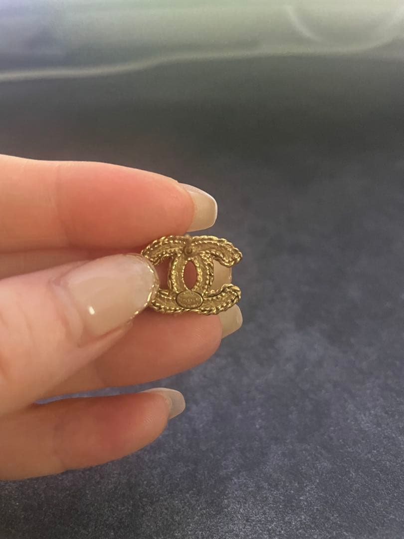 CHANEL ゴールドロゴピアス