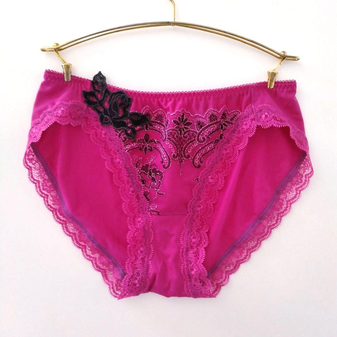 【新品】ワコール《サルート》74group 小さく見せるブラ E75/L