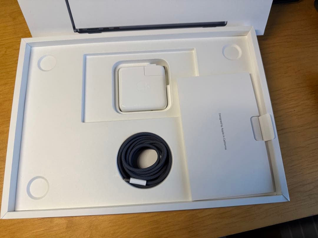 MacBook Air M2 2022 13インチ8GB 256GBミッドナイト