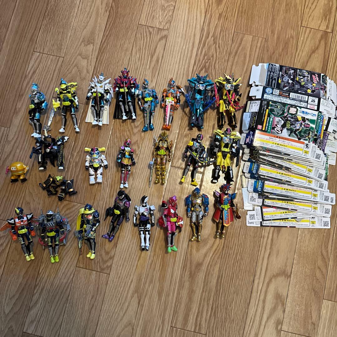 仮面ライダー エグゼイド 装動　21体＋アーマー3つ