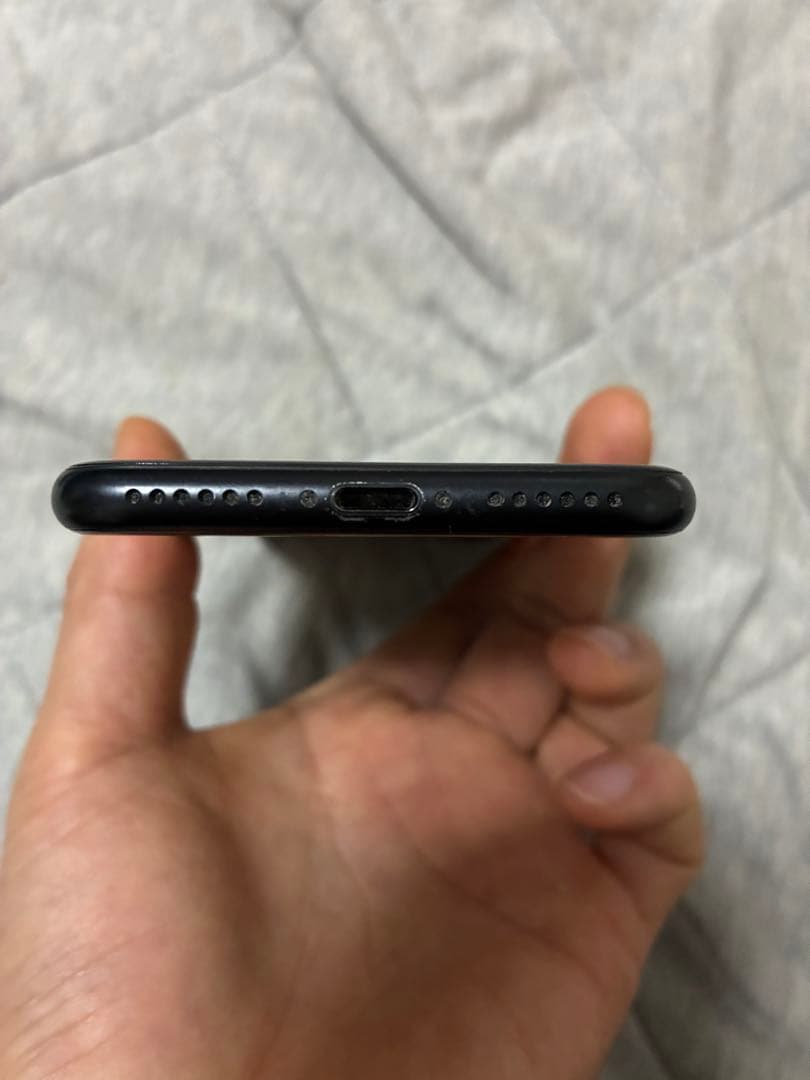 iPhone SE 第2世代 128GB ブラック SIMフリーシャッター音なし