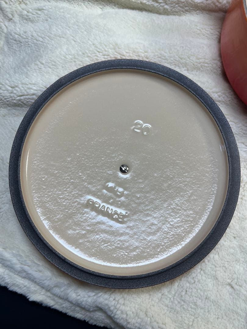 ココット・ロンド20cmオレンジ鋳物ホーロー鍋