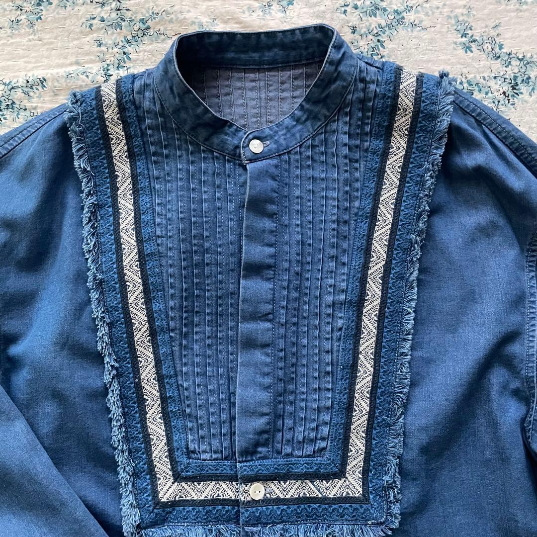 SOULEIADOラインエンブロイダリー ピンタックシャツ トゥモローランド