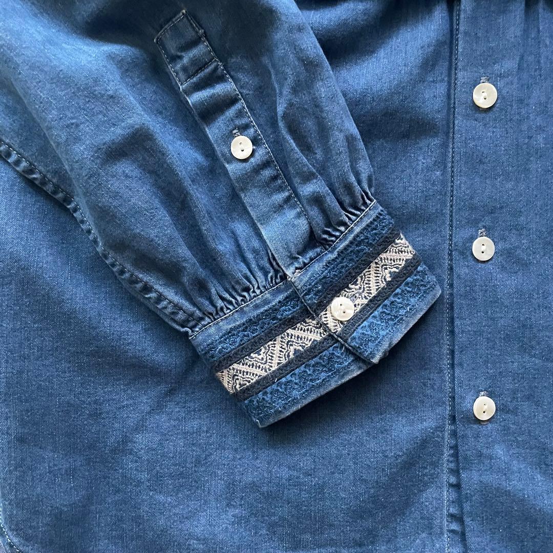 SOULEIADOラインエンブロイダリー ピンタックシャツ トゥモローランド