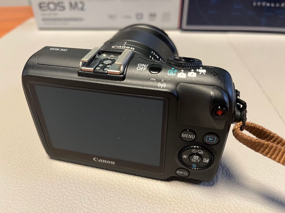 美品 Canon EOS M2 D 一眼レフ トリプルレンズキット➕望遠レンズ付