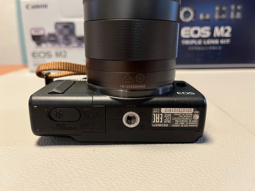 美品 Canon EOS M2 D 一眼レフ トリプルレンズキット➕望遠レンズ付