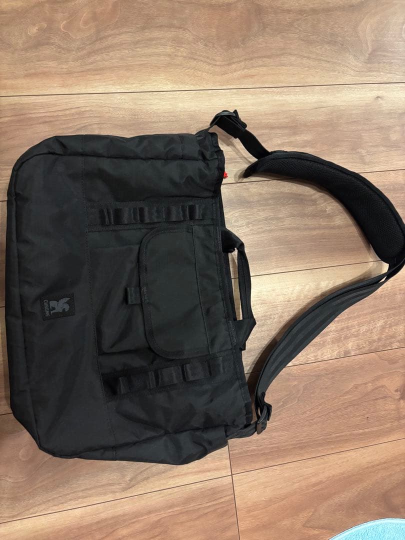 CHROME MIDTOWN 20L MESSENGER ブラック