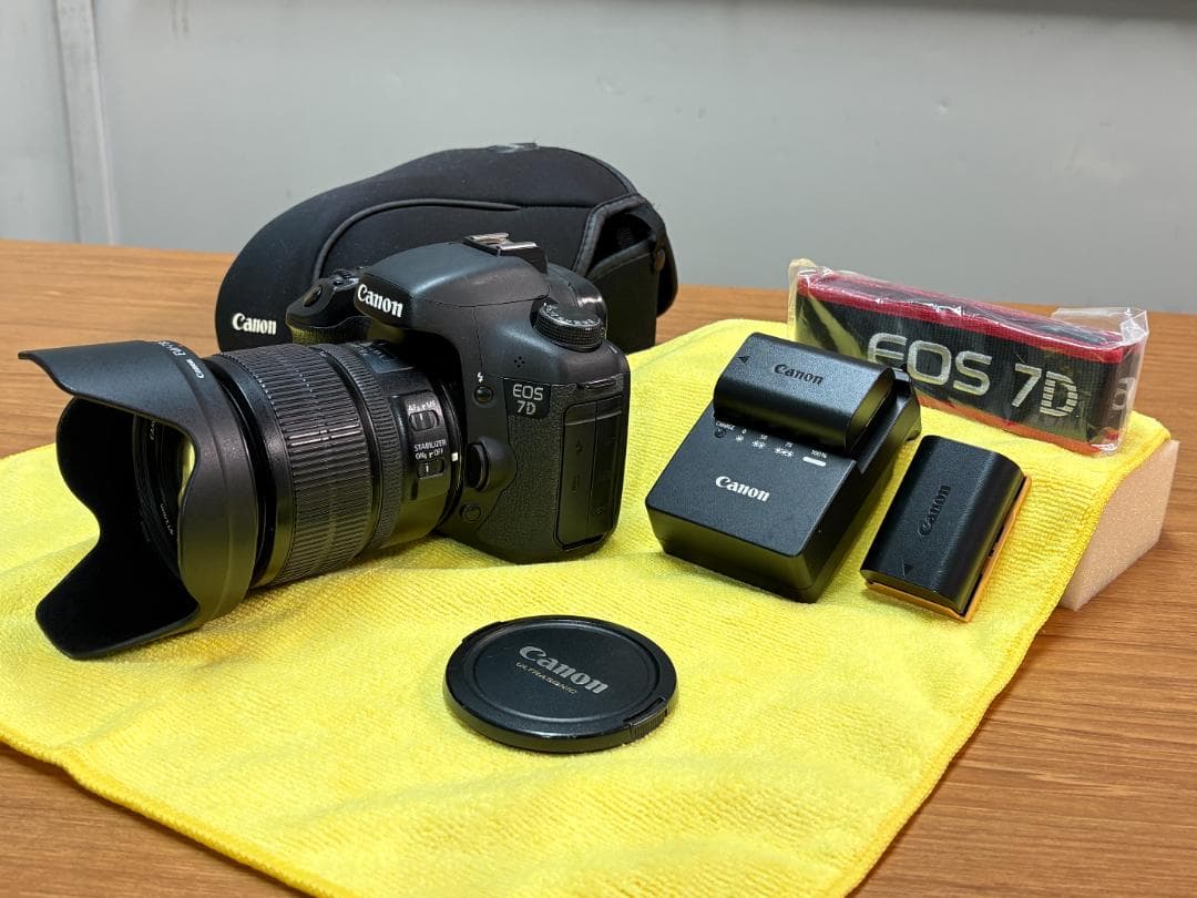 EOS 7D+EF-S18-85mm f3.5-5.6 IS USM+専用カバー