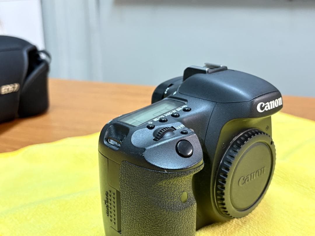 EOS 7D+EF-S18-85mm f3.5-5.6 IS USM+専用カバー