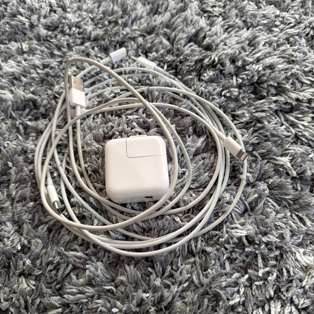 Apple iPhone 14 Plus ホワイト本体 箱、充電器付き