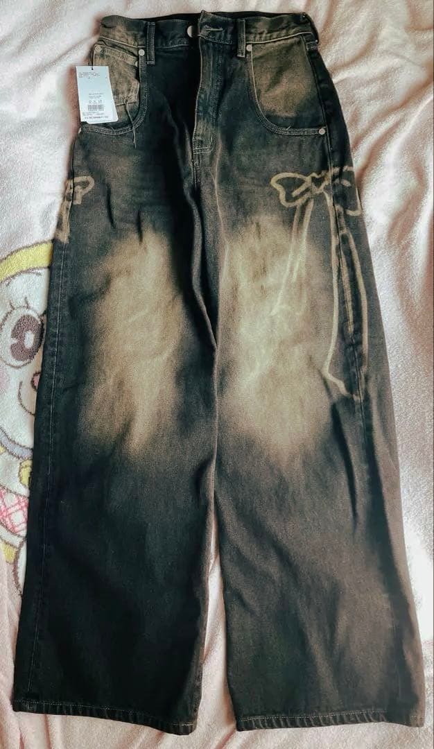 【新品タグ付】EMODA リボングラフィックルーズジーンズ　サイズS