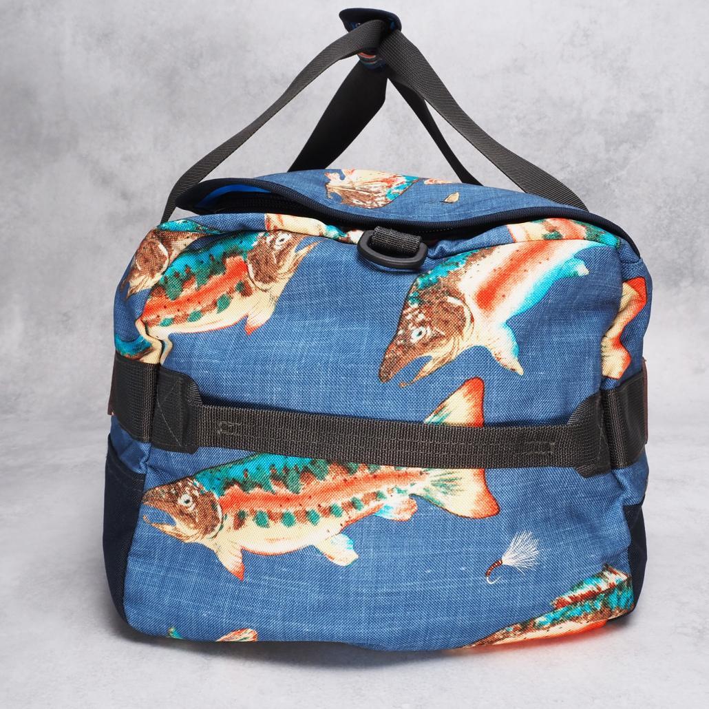 美品 Patagonia アーバーダッフル 30L トラウト柄 49250