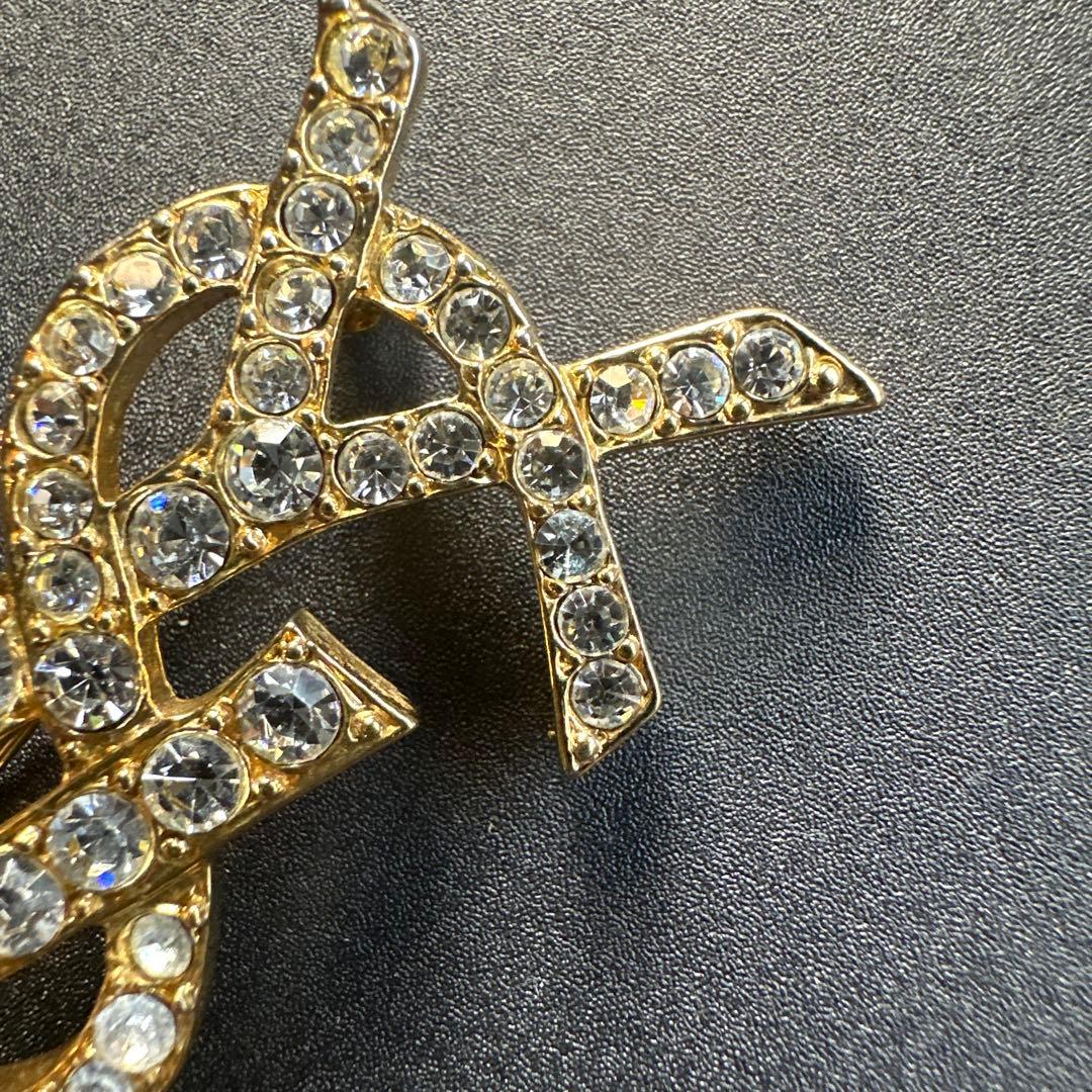 【vintage】YSL ロゴブローチ ゴールドカラー　イヴサンローラン