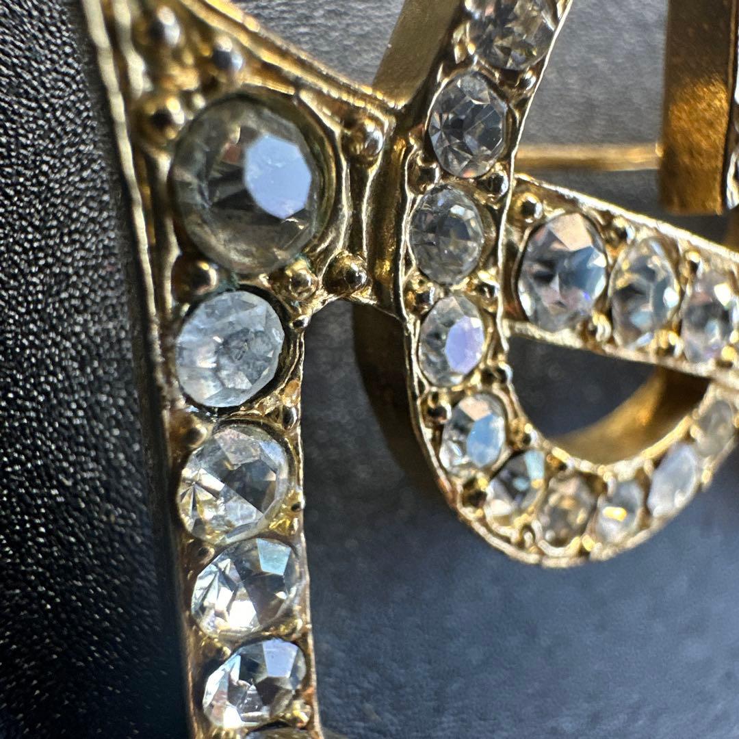 【vintage】YSL ロゴブローチ ゴールドカラー　イヴサンローラン