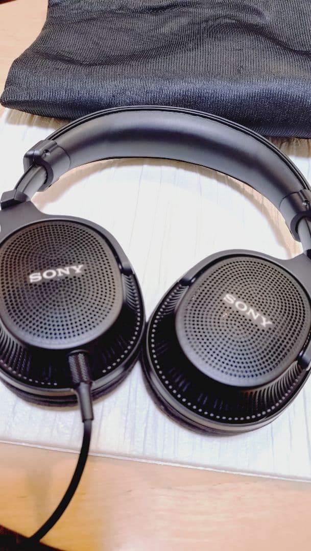 SONY Professional MDR-MV1 Q　 13日までの特価です。