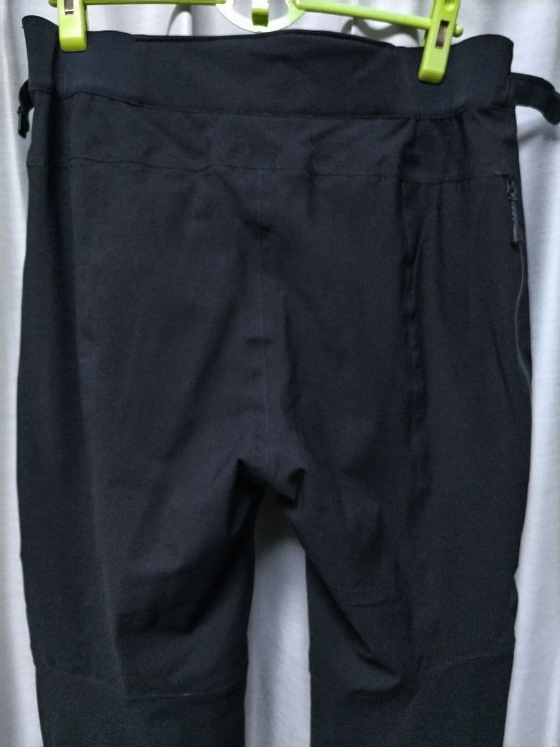 美品　モンベル　ドライテック　インシュレーテッドパンツ　メンズ　黒