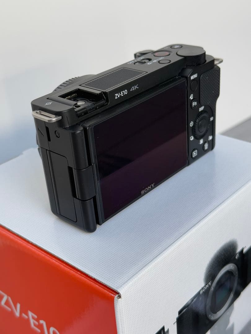 【2024年4月購入美品】SONY ZV-E10パワーズームレンズキットとおまけ