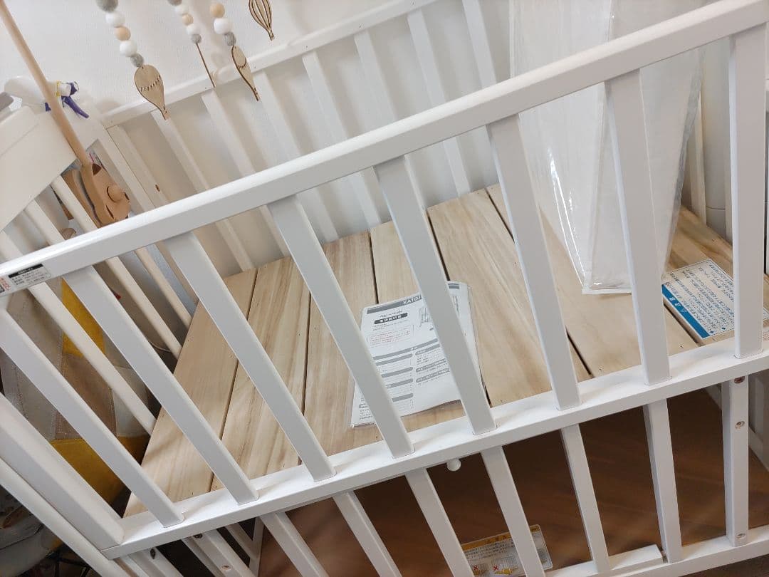 美品　カトージ　ミニ　ベビーベッド　白　直接引き取り可　お届けも可（場所による）